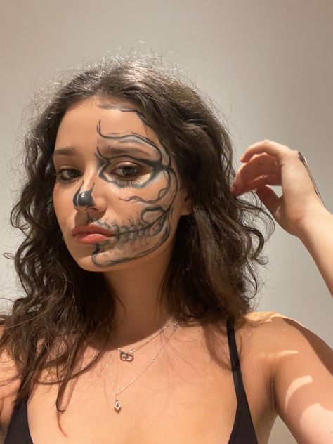 Skeleton Teeth Makeup, Hair For Skeleton Costume, Colourful Skeleton Makeup, Skeleton Make Up Girl, Cuts On Face Halloween Makeup, Skull Face Halloween Makeup, Simple Cute Skeleton Makeup, Cowboy Skeleton Costume, Skeloten Halloween Costume