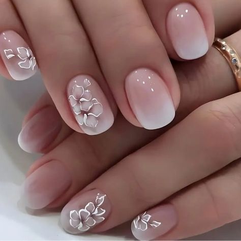 Fake nails white