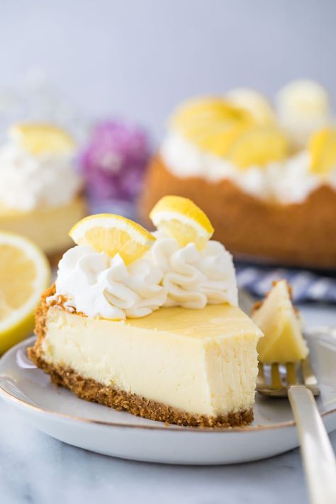 Lemon Cheesecake - Sugar Spun Run Desserts No Butter, Peach Cobbler Cheesecake Recipe, Dessert Spring, No Bake Lemon Pie, Easy Cream Pie, Lemon Cream Pie, Lemon Icebox Pie, Lemonade Pie, No Bake Banana Pudding