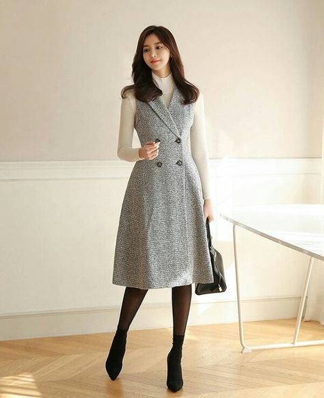 Áo Blu, Korean Fashion Dress, Elegante Casual, Stylish Work Outfits, Modest Fashion Outfits, Looks Chic, Black Tights, Winter Fashion Outfits, Classy Dress