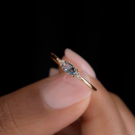 Simple Unique Engagement Rings, خواتم خطوبة, Cute Promise Rings, Drops Of Water, Fall Rings, Oval Cut Ring, Cute Engagement Rings, Minimal Ring, Sparkly Ring