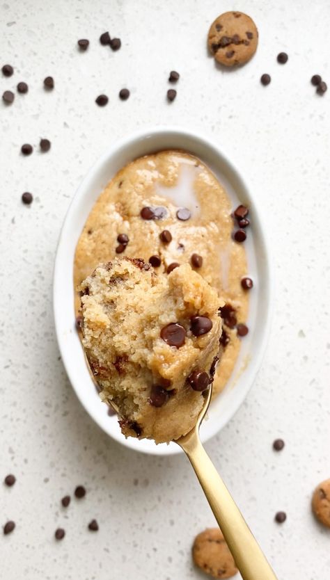 Cookie Dough Oatmeal Healthy, Baked Oatmeal Cookie Dough, Banana Protein Baked Oats, Baked Oats Cookie Dough, Chocolate Chip Baked Oats No Banana, Cookie Dough Breakfast, Baked Oats Cookie, Cookie Dough Baked Oatmeal, Vanilla Protein Baked Oats