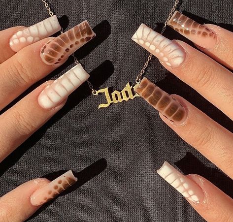 Brown Croc Print Acrylic Nails, Printed Nails Design, Gold Crocodile Nails, Crocodile Nails Brown, Brown Croc Print Nails, Almond Croc Nails, September Nails Square, Croc Skin Nails, Brown Crocodile Nails