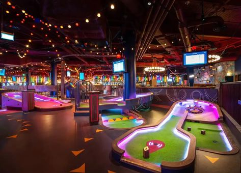 Chicago Indoor Putt Putt, Dinner Date Ideas, Kids Play Area Indoor, Truck Bed Date, Mini Putt, Indoor Mini Golf, Date Ideas For New Couples, Dream Dates, Cute Date Ideas