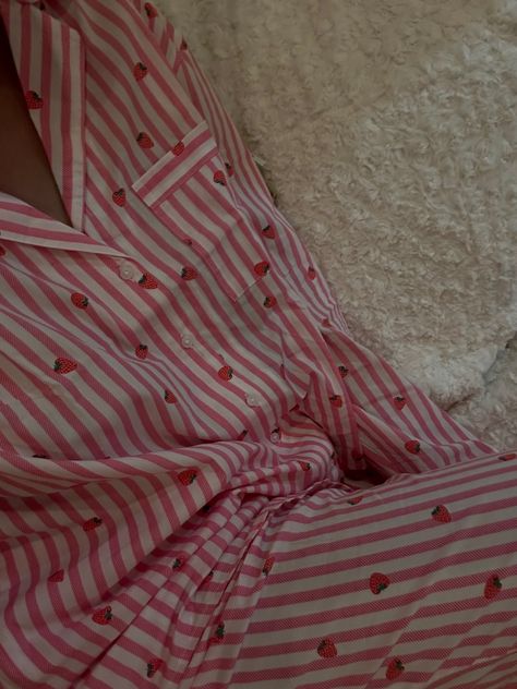 Pink And Red Pajamas, Strawberry Pijama, Valentine’s Day Pajamas, Pink Pjs Aesthetic, Pink Pajamas Aesthetic, Strawberry Pjs, Strawberry Pyjamas, Valentines Pjs, Strawberry Pajamas