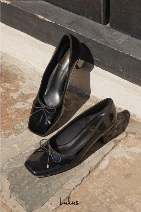 Keep things cute and simple with a classic look like the Lulus Marny Black Patent Low Heel Bow Ballet Pumps! Shiny faux patent leather shapes this season's trendiest silhouette that features a squared-toe upper with a low-cut collar and a delicate bow detail (with dainty gold aglets) that accents the vamp. The slip-on design of these timeless Mary Jane-style heels makes everyday styling oh-so easy, while a low block heel will keep you feeling comfortable! 1. 75" wrapped block heel. Lightly cushi Business Casual Mary Janes, Low Heels Outfit Classy, 1.5 Inch Heels, Black Low Heels, Everyday Heels, Ballet Heels, Black Heels Low, Timeless Shoes, Pointy Toe Shoes