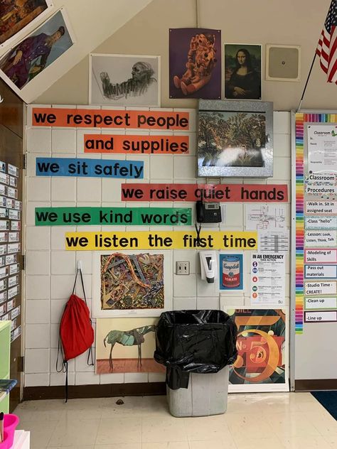 Art Teacher Classroom Decorations, Art Teacher Classroom Ideas, Middle School Art Classroom Decor, Art Classroom Setup, Art Room Ideas Classroom, Art Classroom Decorations, Art Classroom Aesthetic, Artsy Classroom, Middle School Art Classroom