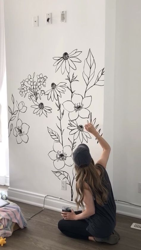 Painted Wall Mural Bedroom, Flower Wall Bedroom Painting, House Wall Mural Ideas, Bedroom Wall Painted Designs, Flowers On Wall Bedroom Paint, Wall Paint Mural Ideas, Wall Art Flowers Paint, Mural Painting Flowers, Flower Mural Bathroom