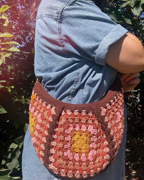 I finally got around to posting the Granny Square saddle bag in the shop. This one is ready to ship. What colors are you wanting to see for fall? What about solid color bags? Let me know what you’re looking for! Keywords: saddlebag, crochet bag, granny square bag, handmade bags . . . #crochetbags #grannysquarebag #colorfulcrochet #abeautifulmess #abmcrafty #crochetersofinstagram #slowfashionaccessories Crochet Bag Granny Square, Crochet Bag Granny, Granny Square Bag, Bag Handmade, Saddle Bag, Square Bag, Crocheted Item, Handmade Bags, Slow Fashion