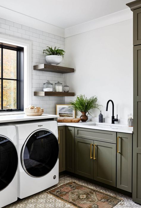 Laundry Room Green Cabinets, Green Shaker Cabinets, Laundry Room Essentials, Transitional Laundry Room, Green Laundry, Retro House, Holiday Inspo, Room Green, Laundry Room Cabinets