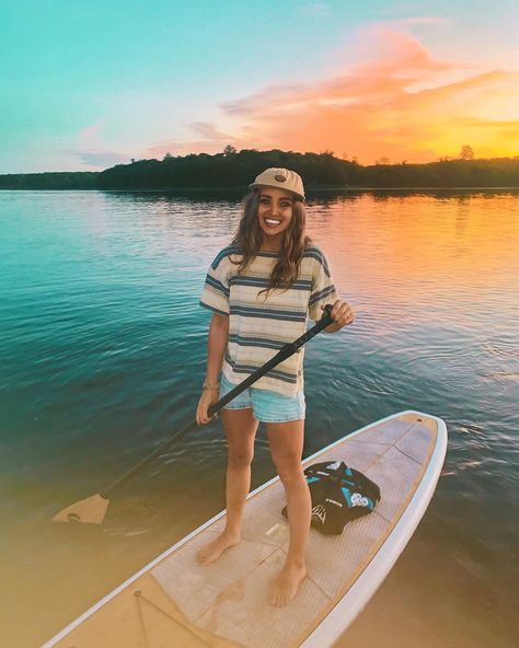 Hailey Miller on Instagram: “i’ll never get over these summer sunsets on the lake 🤗🌅 #minnesotalife” Gomacro Bars, Dreaming Outloud, Hailey Miller, Minnesota Life, Trip Essentials, 7 Eleven, Peanut Butter Chocolate Chip, Road Trip Essentials, Peanut Butter Chocolate