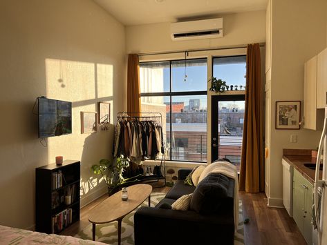 Small Studio House Ideas, 1 Room Apartment Ideas Small Cozy, Studio Flat Decor Small Spaces, Dark Wood Studio Apartment, Couple Studio Apartment, Comfy Small Apartment, Hipster Studio Apartment, Super Small Apartment Ideas, Studio Style Apartment