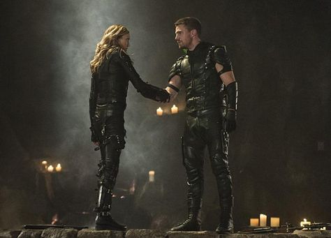 Oliver And Laurel, Arrow Season 4, Dinah Laurel Lance, Arrow Black Canary, Arrow Tv Series, Arrow Cw, Laurel Green, Stephen Amell Arrow, Dc Tv Shows