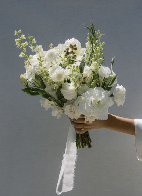 Bride Bouquets Simple Elegant, Elegant Colorful Bouquet, Bridal Bouquet Natural Flowers, European Wedding Bouquet, Wedding Bouquets December, Magnolia Flower Arrangement Wedding, White Ground Floral Arrangement, Sage Green And White Wedding Bouquet, Green White Floral Wedding