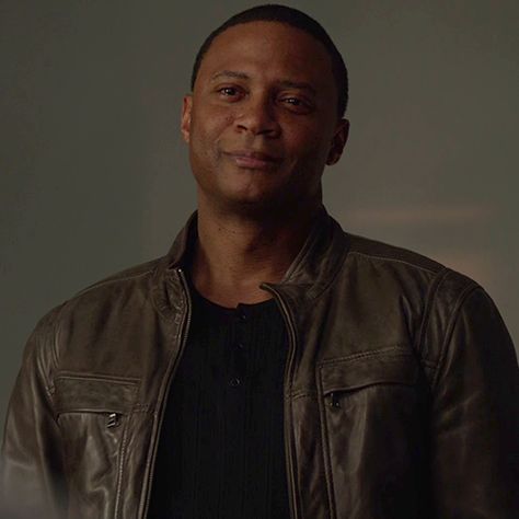 Diggle Arrow, Arrow Series, John Diggle, David Ramsey, The Cw Shows, Dc Tv Shows, American Flag Wallpaper, John Gray, Flag Wallpaper