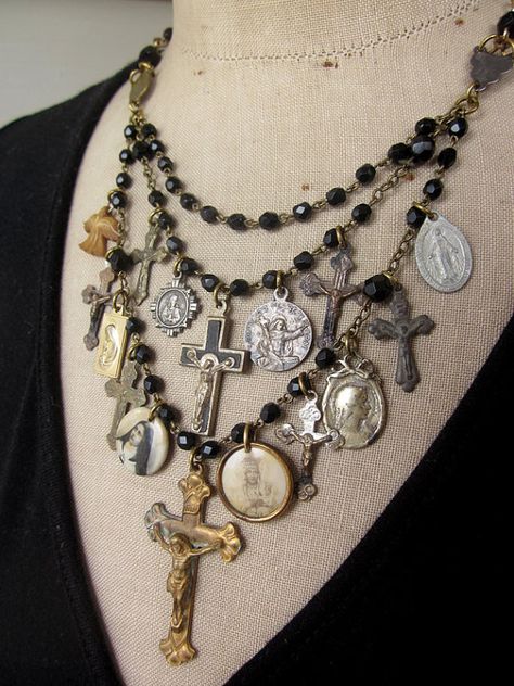 . Vintage Assemblage Jewelry, Junk Jewelry, Vintage Jewelry Crafts, Paris Mode, Catholic Jewelry, The Prayer, Assemblage Jewelry, Repurposed Jewelry, Chatelaine