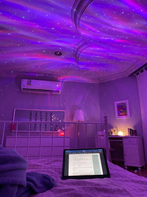 Ceiling Room Decor, Home Theater Ceiling, Projector In Bedroom, Aurora Projector, Galaxy Room, Calming Room, Indie Bedroom, Galaxy Projector, Galaxy Lights