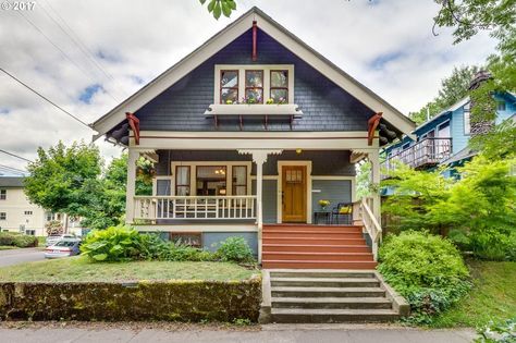 Craftsman House Exterior, Craftsman Bungalow Exterior, Craftsman Interior Design, Craftsman Home Exterior, 1920s Craftsman, Hastings House, Craftsman Houses, Paint Colors For House, Colors For House