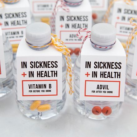 Mini water bottles, B Vitamins, Advil and our darling free printable tags make these the BEST "In Sickness and In Health" wedding favors ever! Affordable Wedding Favours, Disney Bachelorette, Creative Wedding Favors, Wedding Favors And Gifts, Cheap Favors, Wedding Souvenir, Bachelorette Party Planning, Bridal Bachelorette Party, Wedding Favors Cheap