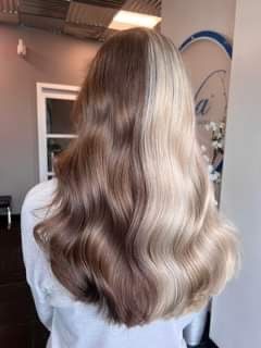 Half Brown Half Platinum Hair, Brown And Light Brown Hair Split, White And Brown Split Dye, Light Brown And Platinum Hair, Light Brown Split Dye, Light Brown And Blonde Hair Split, Half Platinum Half Brown Hair, Light Brown And Blonde Split Dye, Blonde Brown Split Dye