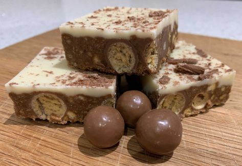 Malteser Tray Bake, Malteser Cake, No Bake Slices, Maltese Recipes, Tray Bake Recipes, Easy Christmas Treats, Tray Bake, Cupcake Tray, Party Food Platters