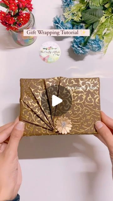 Gift Wrap For Books, Nice Gift Wrapping Ideas, Special Wrapping Ideas, Gift Wrapping Accessories, Wrapped Wedding Gifts, Boyfriend Wrapping Ideas, How To Wrap A Present Step By Step, Fun Wrapping Ideas Birthday, Creative Ways To Gift Wrap A Book