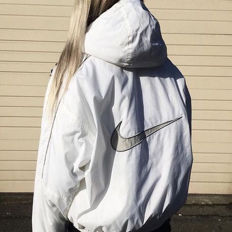 Nike Windrunner, Nike Vintage, Sporty Outfits, Mode Vintage, Looks Style, Nike Outfits, Retro Outfits, Fashion Killa, Fashion Online Shop