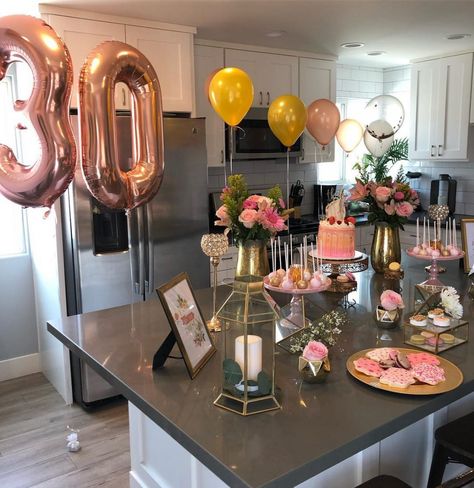 Woman Party Decorations, 30ish Birthday Party Ideas, Party For Mom Birthday, Birthday Theme For 30th Birthday, 30th Birthday Party Decor For Women, Decorating For Birthday Party Women, Womans Birthday Party Ideas, Last Year In My 30's Party, 30th Birthday House Party