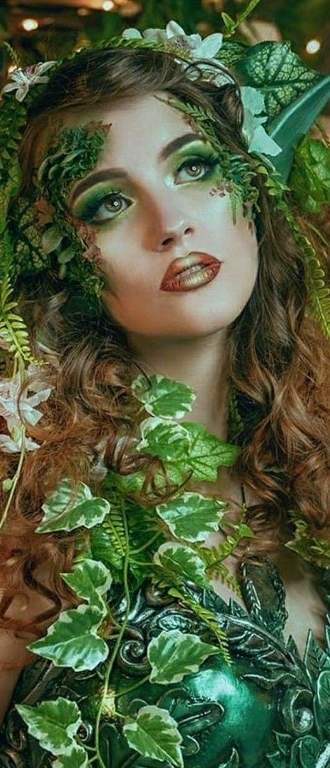 Ren Fair Makeup, Mother Nature Costume Makeup, Prom Enchanted Forest, Dryad Costume, Forest Costume, Forest Fairy Costume, Mother Nature Costume, Spirit Costume, Ren Faire Ideas