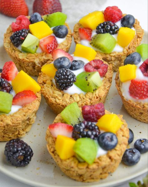 Granola Cups - Veggie World Recipes Vegan Chocolate Chip Muffins, Granola Cups, Yogurt And Fruit, Coconut Chia Pudding, Baked Granola, Dairy Free Yogurt, Yogurt And Granola, Fruit Breakfast, Breakfast Cups