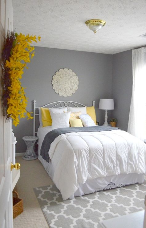 Guest bedroom  - gray, white and yellow guest bedroom Gray Decor, Gray Walls, Yellow Room, Grey Room, Yellow Bedroom, Gray Bedroom, Yellow Accents, Stylish Bedroom, Remodel Bedroom