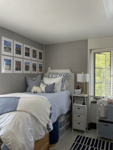 Gray College Dorm Room, Dorm Room Grey And White, Beachy College Dorm Room Ideas, Preppy Navy Bedroom, Dorm Room Beach Theme, Blue And Grey Dorm Room Aesthetic, Blue White And Grey Dorm Room, College Dorm 2023, Dorm Room Ideas Coastal Grandma