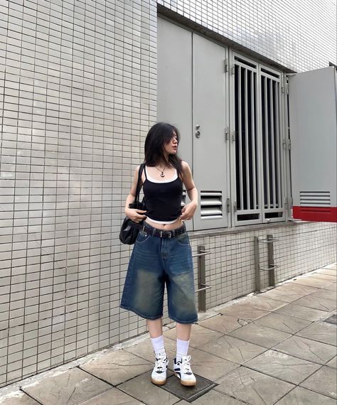 Boyish Outfits Summer, Jorts Women Outfits, Intramuros Outfit, Jorts Outfit Ideas, Acubi Summer Outfits, Black Jorts Outfit Women’s, Acubi Summer Fit, Jorts Outfit Aesthetic, Plus Size Jorts