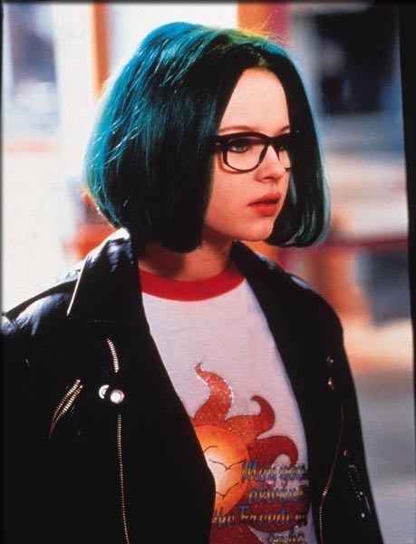 Ghost World Enid Thora Birch, Ghost World, Punk Looks, Pom Pom Girl, Wearing Glasses, Zebras, Movie Scenes, Style Icon, Serie Tv