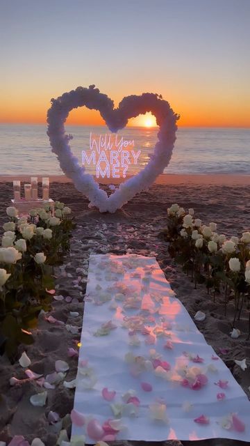 Beach Marry Me Proposal, Cute Engagement Proposals, Would You Marry Me Proposals, Will You Marry Me Sign Proposals, Will You Marry Me Ideas Proposals Beach, Marry Me On The Beach, Dreamy Proposal Ideas, Will You Marry Me Proposals, Cute Engagement Ideas