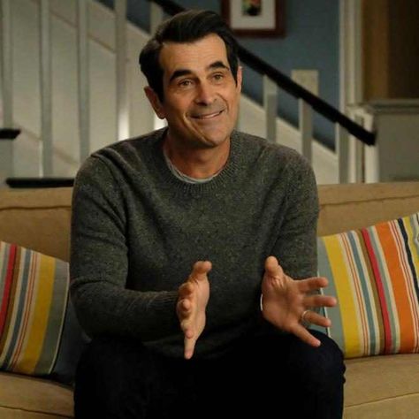 Phil Dumphey Modern Family, Ty Burrell Modern Family, Ty Burrell 90s, Phil Dunphy Aesthetic, Phil Dunphy Icon, Modern Family Characters, Phil Modern Family, Modern Family Phil Dunphy, Modern Family Phil