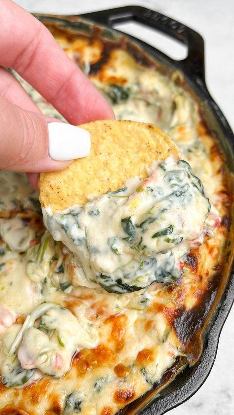 Queso Spinach Dip - Bad Batch Baking - Restaurant Copycat Recipes & Family Favorites Queso Spinach Dip, Creamy Cheese Dip, Bacon Cheeseburger Dip, Hot Corn Dip, Spicy Queso, On The Smoker, Batch Baking, Crock Pot Dips, Restaurant Copycat