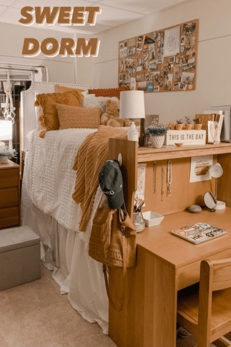 I’m obsessed with these college dorm room ideas! I’ve been looking for the perfect dorm room ideas because I’m moving to college this year and this was super helpful! Definitely saving them for later. Dorm Room Themes, College Dorm Room Ideas, College Bedroom Decor, Dorm Room Layouts, Dorm Aesthetic, College Dorm Room Inspiration, College Shopping, Dream Dorm Room, Boho Dorm Room