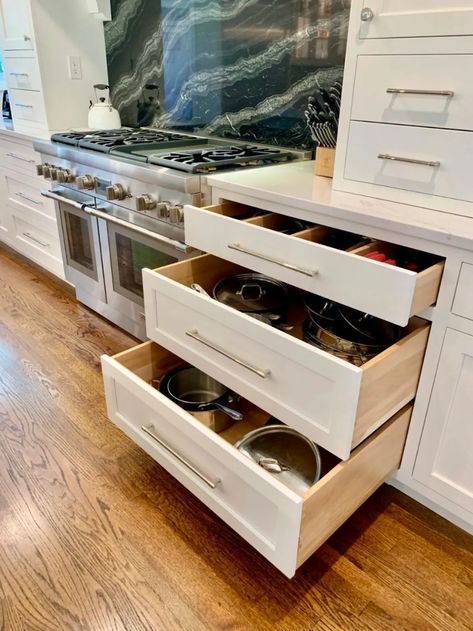 Desain Pantry, Kitchen Base Cabinets, Kitchen Cabinet Drawers, Kitchen Drawer Organization, Kitchen Pantry Design, Drawer Design, Kitchen Inspiration Design, Pantry Design, Kitchen Drawers