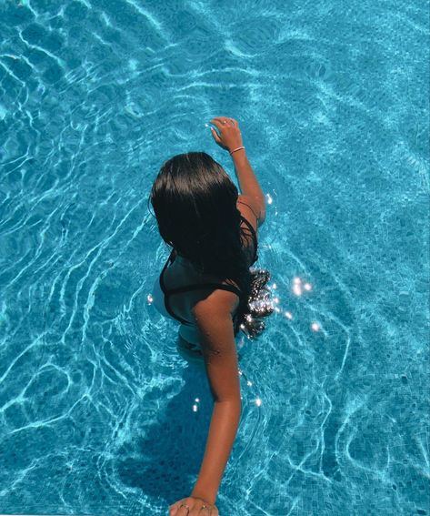 Swimming Pics Summer, Pictures Pool Ideas, Pool Night Caption, Caption For Pool Pics, Pictures In Pool Ideas, Faceless Pool Pictures, Pool Bathing Suit Pics, Swimming Post Ideas, Sweeming Pool Photo Ideas