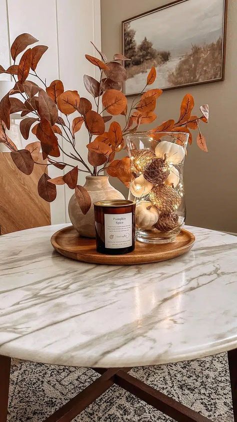 25 Fall Tray Decor Ideas That'll Make Your Home Insta-Worthy Fall Tray Decor, Fall Apartment Decor, Fall Tray, Fall Room Decor, Fall Coffee Table, Easy Fall Decor, Cozy Fall Decor, Fall Kitchen Decor, Hemma Diy