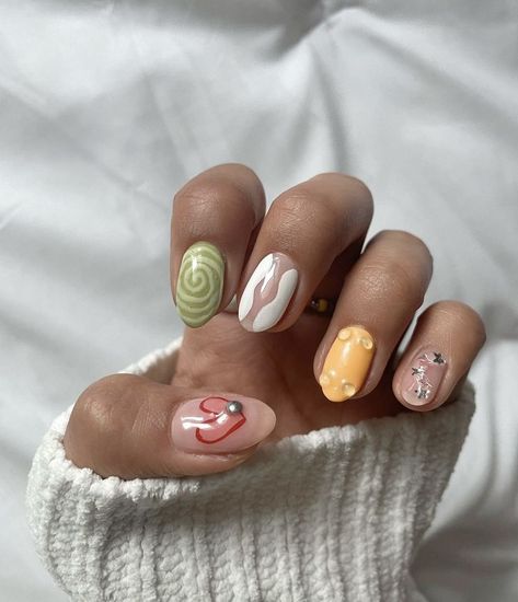 Mismatched Nails Summer, Mix Match Nail Designs, Mismatch Nails, Mismatched Nail Art, Nail Inspo Designs, Interesting Nails, Mismatched Nails, Lady Palm, Glazed Nails