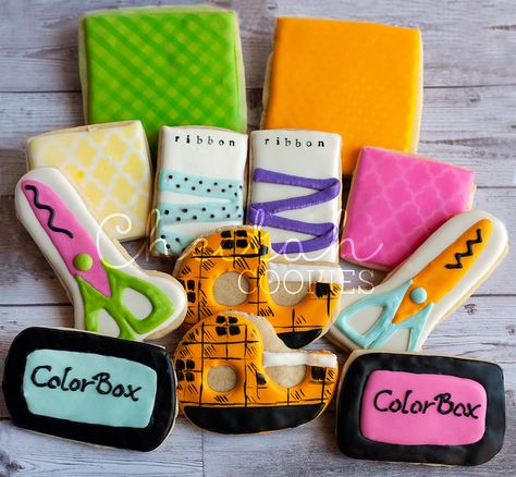 © Scrapbooking Cookies | Flickr - Photo Sharing! Scrapbook Cookies Decorated, Baking Themed Cookies Decorated, Art Theme Cookies Decorated, School Themed Cookies Decorated, Backpack Sugar Cookies, Cut Cookies, Designer Cookies, Cookies Theme, Themed Cookies