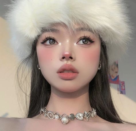 Cold Nose Makeup, Cold Girl Makeup Asian, Cold Make Up Look Tiktok, Im Cold Makeup Look Korean, Snow Makeup Looks Simple, It’s Cold Makeup, Korean Cold Makeup, Soft Winter Makeup Looks, Snow Bunny Makeup Look