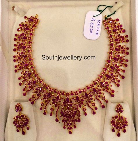 Elaborate Ruby Necklace Set Ruby Indian Jewellery, Kempula Haram Designs, Ruby Necklace Set, Ruby Necklace Designs, Gold Ruby Necklace, Ruby Jewelry Necklaces, Latest Jewellery Designs, Vaddanam Designs, Cz Jewellery