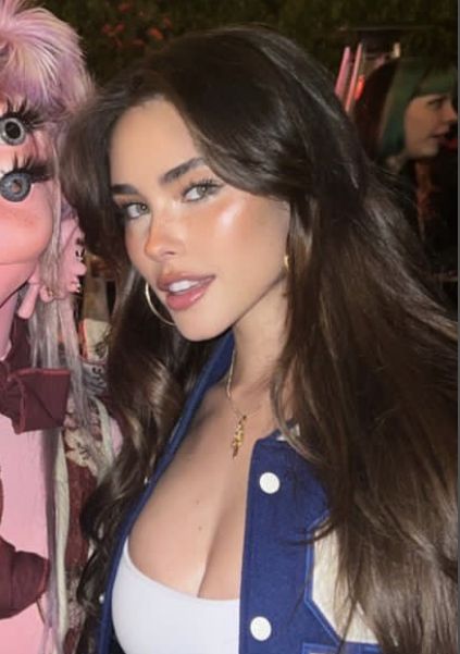 Madison Beer Bangs, Madison Bear, Estilo Madison Beer, Madison Beer Style, Beer Outfit, Madison Beer, Pretty Selfies, Pretty Makeup, Cute Makeup