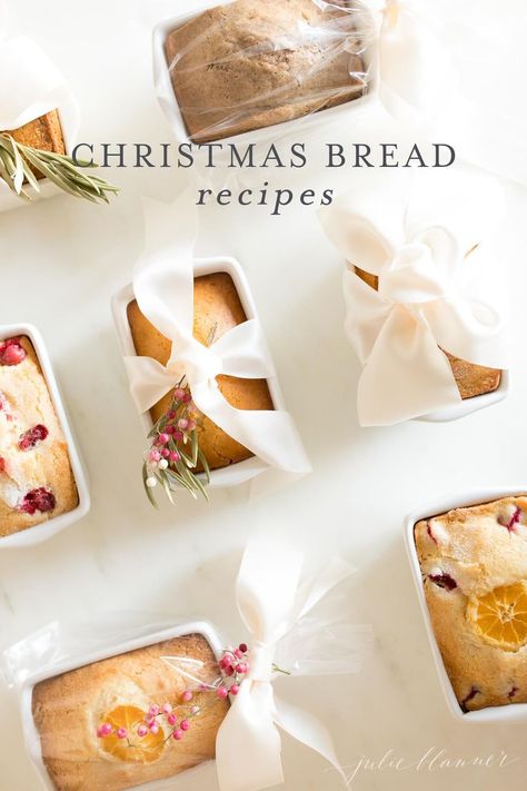 The best Christmas Bread recipes for gifting! In just 5 minutes hands on time you can make 6 delicious loaves of bread. Get the easy no yeast bread recipes!  #christmasgift #christmas #bread #easyrecipe #recipe Cinnamon Breads, Drunken Strawberries, Gilmore House, Gingerbread Loaf Recipe, Honey Beer Bread, Potpourri Recipe, Christmas Bread Recipes, Sautéed Peppers, Bread Gift