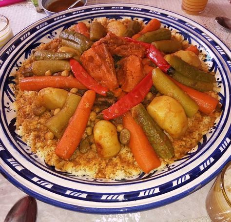 Vegetable Couscous, Moroccan Couscous, Morocco Food, Moroccan Cooking, Moroccan Dishes, Couscous Recipes, Moroccan Food, Middle Eastern Recipes, African Food