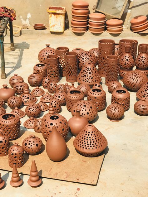 Terracotta Clay Art, Clay Lamp Ideas, Terracotta Clay Ideas, Clay Lamp Diy, Teracotta Ideas, Terracotta Lamps, Terracotta Products, Terracota Clay, Terracotta Ceramics