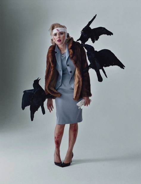 Fashion Costume Halloween, Halloween Parejas, Classic Halloween Costumes, Bear Costume, Classic Halloween, Unique Halloween Costumes, Tim Walker, W Magazine, Fantasias Halloween